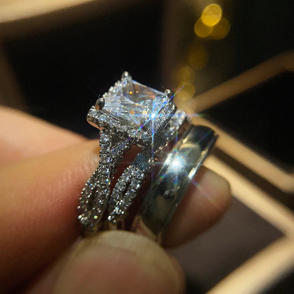 Eternia -
 Huitan Luxe Bruidsringen met Princess Cut Kubieke Zirkonia Elegante Accessoires Schitterende Dames Heren Trouwsieraden Trendy Sieraden