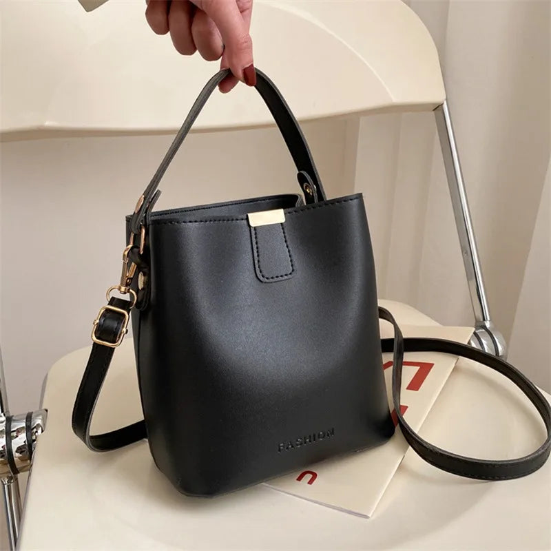 CÉRA - 
Women PU Leather Handbag Casual Tote Bag Lady Messenger Shoulder Bag Brand Design Female Totes Bolsa Black