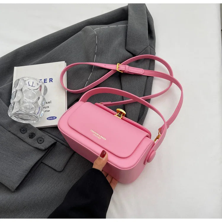 AVEN - 
Classic Black Shoulder Bag Women's Versatile Retro Crossbody Square Bags 2024 New Large Capacity Textured Leather Flap Handbags