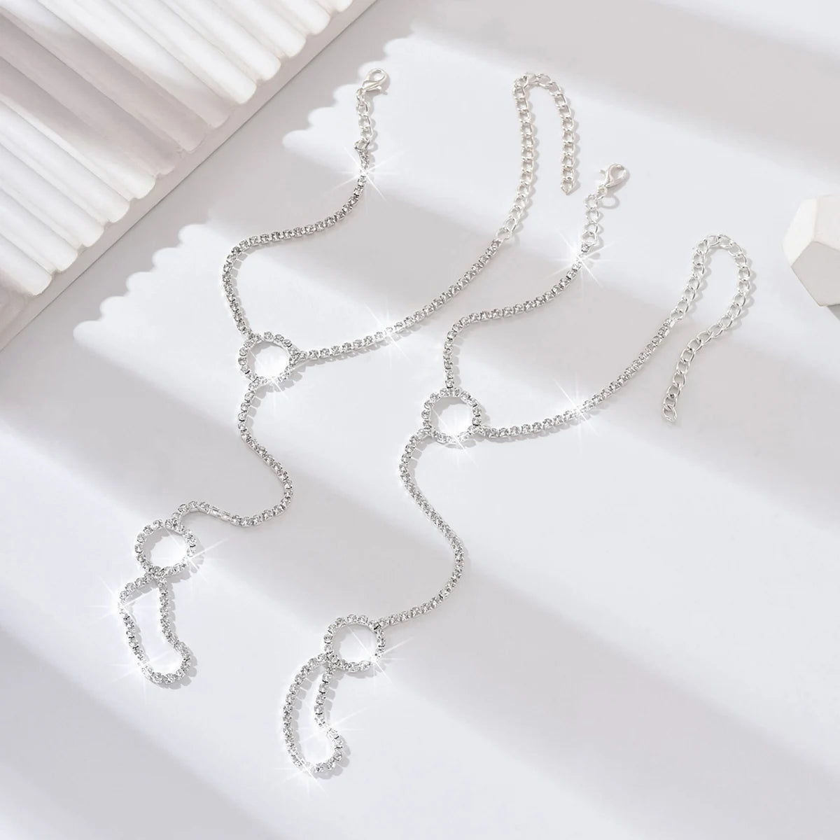 ANKLÉA - 
2 women's trendy and fashionable claw chain series circular ankle chain outdoor tourism beach banquet party holiday gift