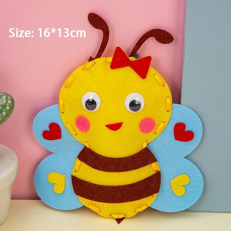 Sewing Kit for Beginner Kids Arts Crafts Cute Cartoon DIY Projects of Stuffed Animal Dolls Pendant Shoulder Bag Threaded Toys