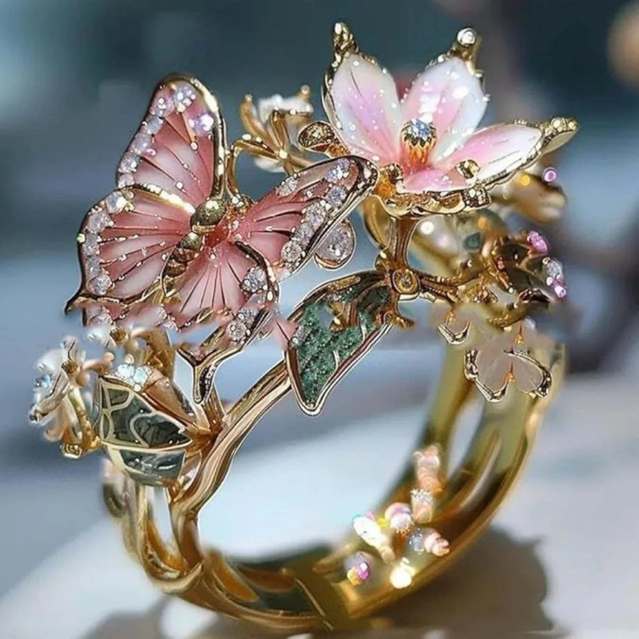 Lumea - 
New jewelry, exquisite decoration, fashionable butterfly pattern women's ring