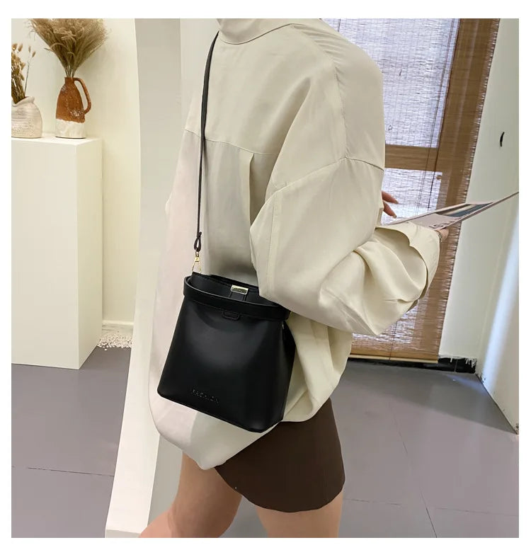 CÉRA - 
Women PU Leather Handbag Casual Tote Bag Lady Messenger Shoulder Bag Brand Design Female Totes Bolsa Black