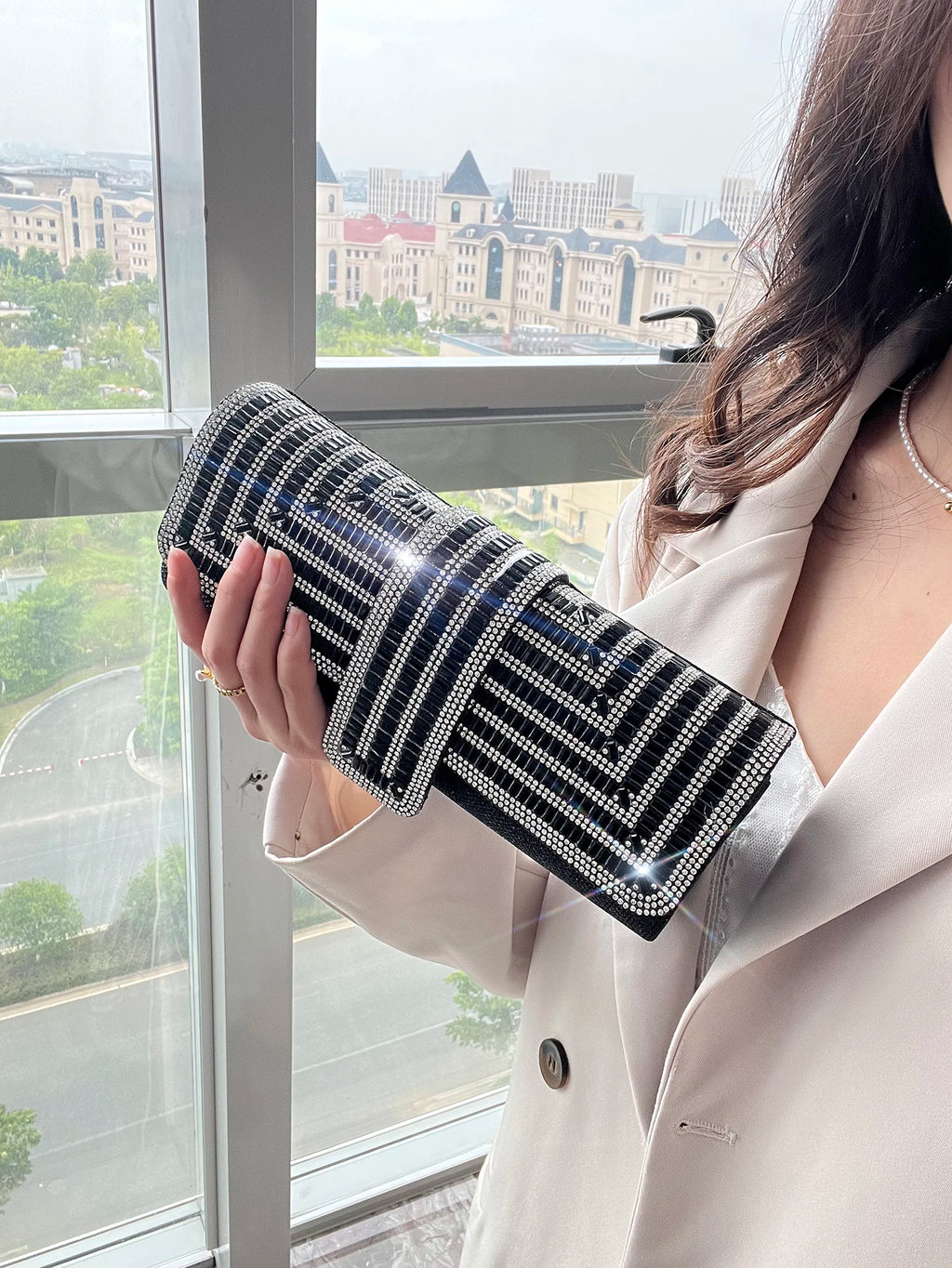 Lunara - 
Factory Direct Sales Stick Diamond Three Discount Dinner Bag Hand Armpit Chain Wedding Party Crystal Evening Clutch Bag