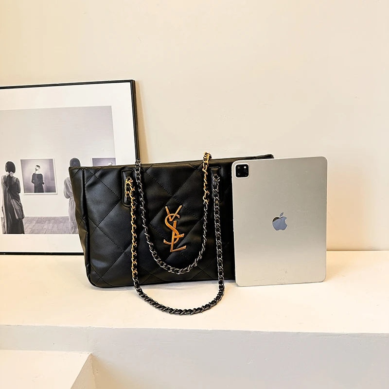 CARRA 
- Fashionable Commuter-Friendly Tote Bag - Spacious Shopper with Vintage Charm & Designer Paris Flair